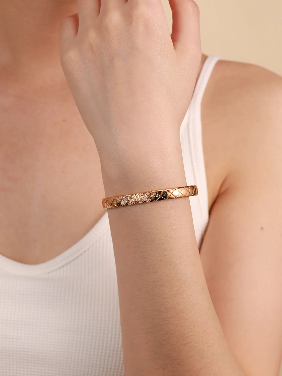 TYYL Vintage Glossy Diamond-shaped Cross Bracelet for Women Gold Plated Rhombus Zircon Quilted Surface Texture Bangle Jewelry